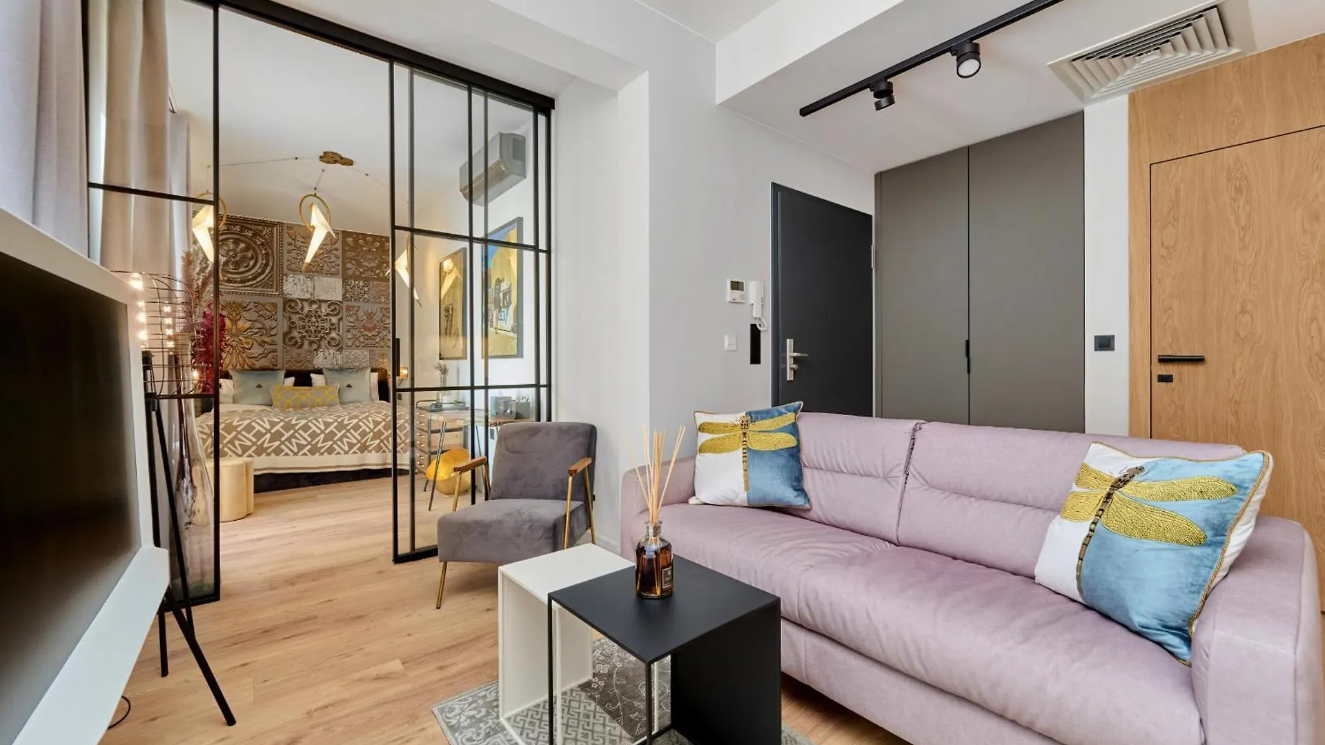 Lux Apartment Plac Wolnosci 6 In Poznan Old Town By Renters Prestige contacts