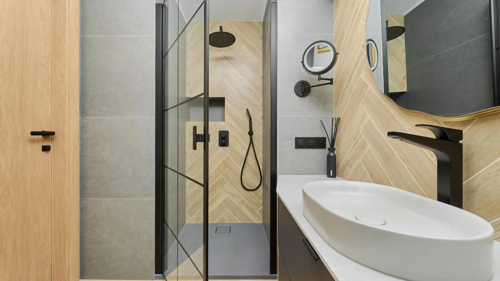 Lux Apartment Plac Wolnosci 6 In Poznan Old Town By Renters Prestige