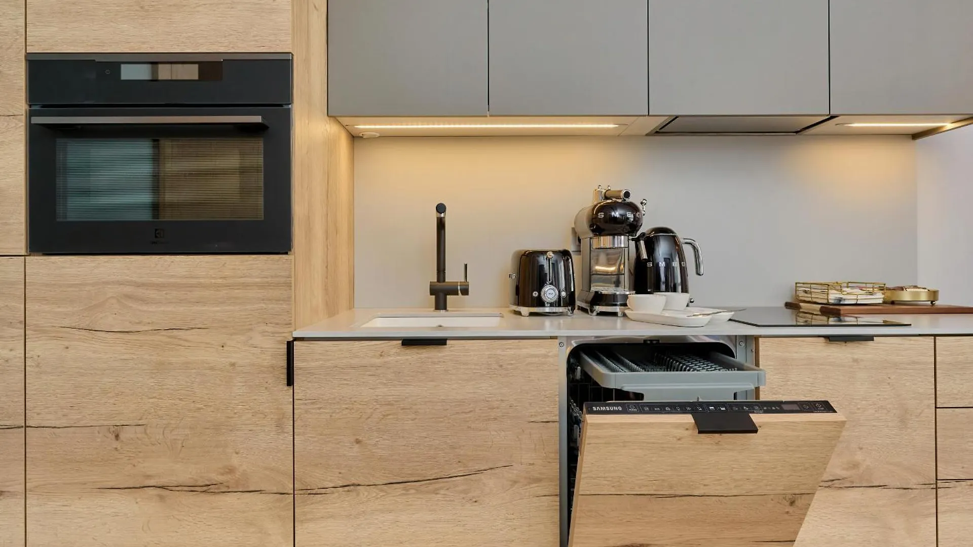 Lux Apartment Plac Wolnosci 6 In Poznan Old Town By Renters Prestige